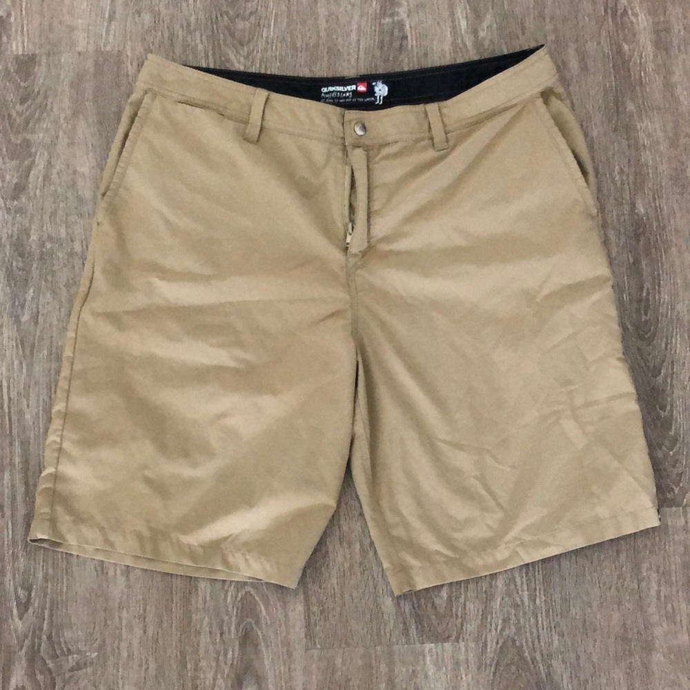 Quicksilver amphibian shorts. Size 38.
